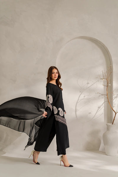 Classic Noir & Ivory Paisley: Lawn Suit