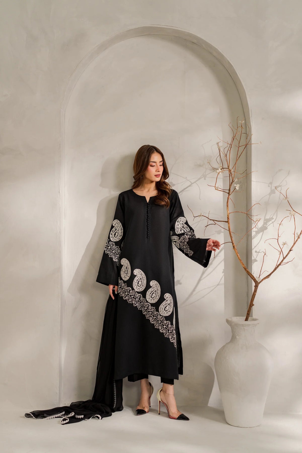 Classic Noir & Ivory Paisley: Lawn Suit